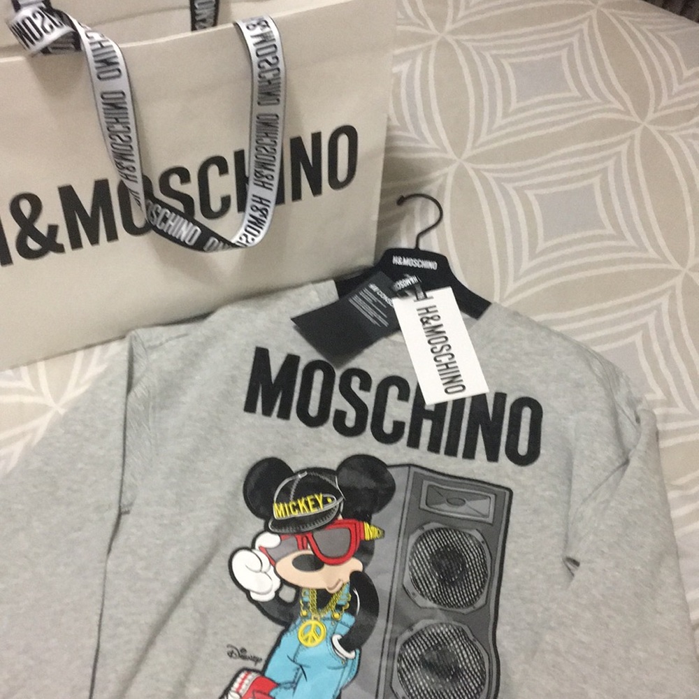 Moschino by H&M sweater 🔥🔥